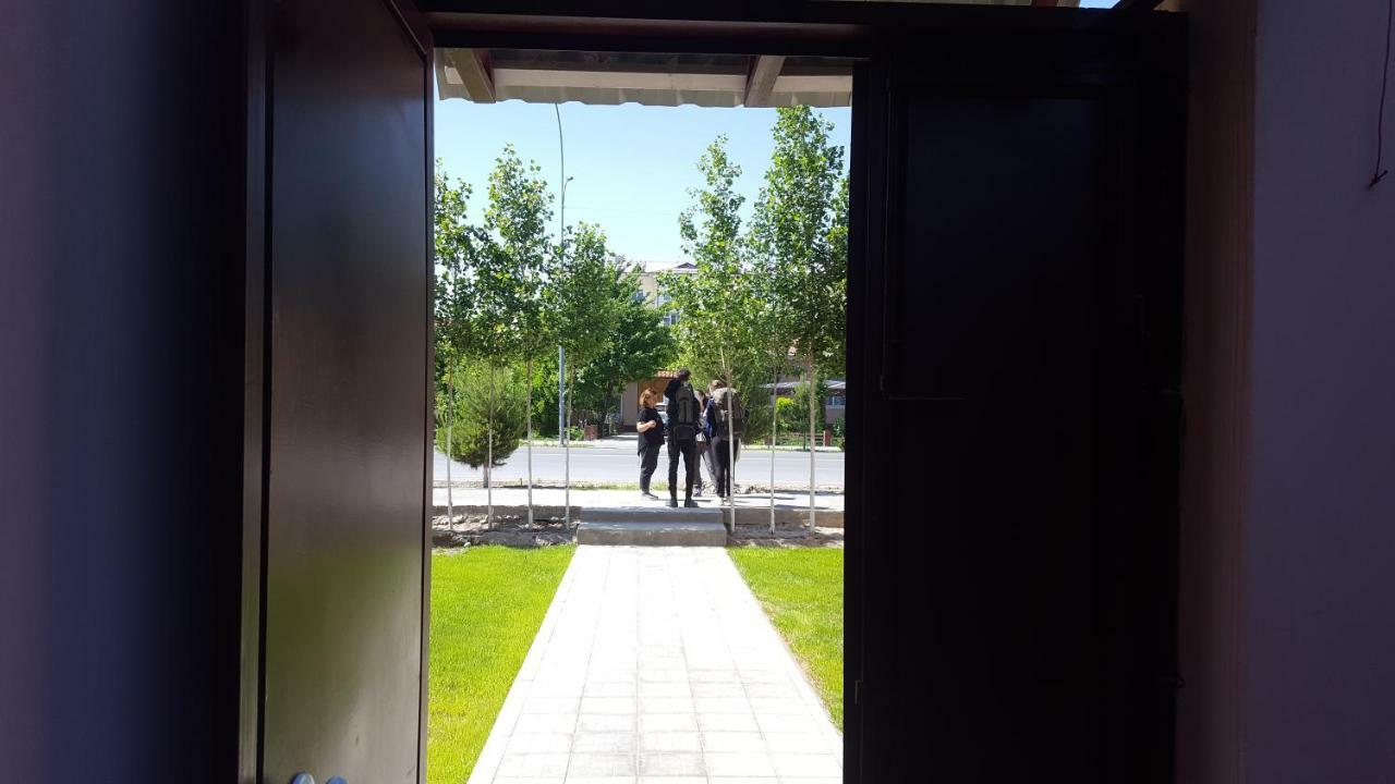 Hostel Bravo Фергана Екстериор снимка