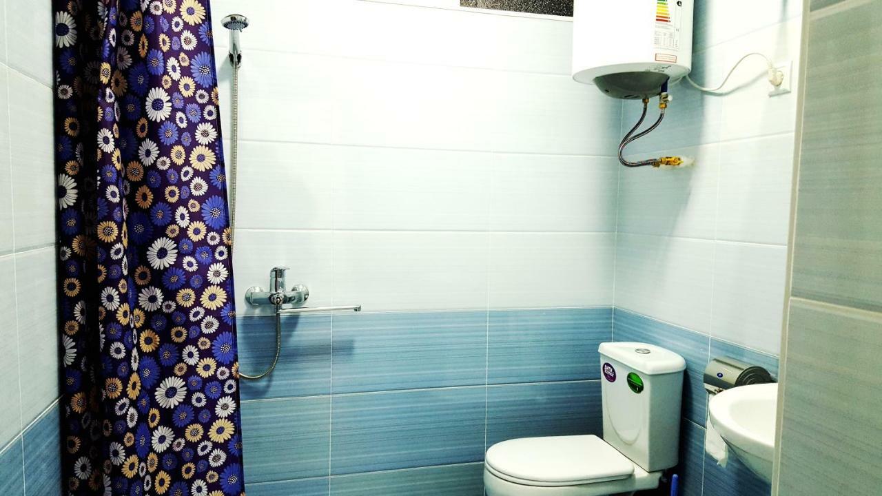 Hostel Bravo Фергана Екстериор снимка